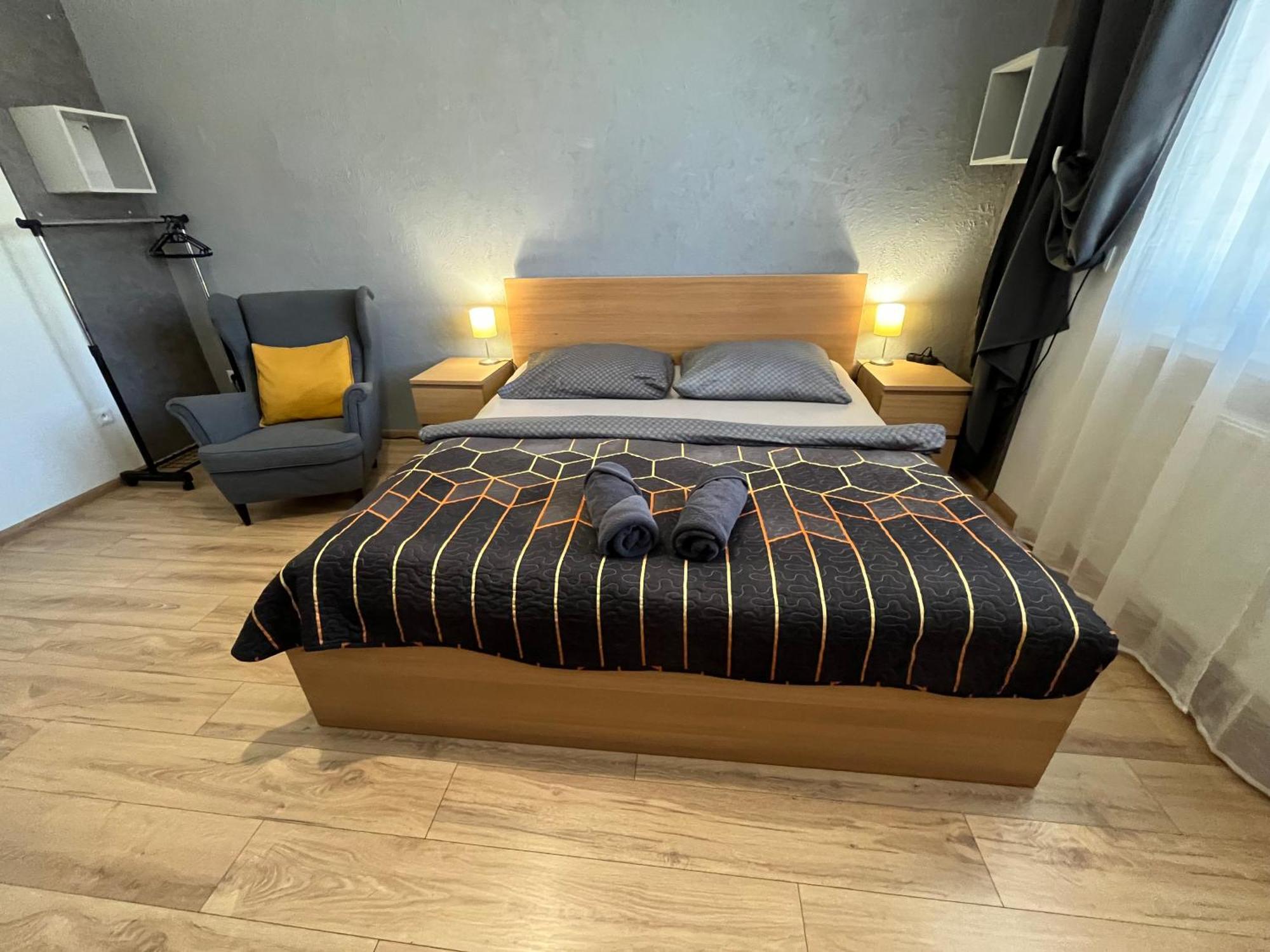 Apartments เตร็นชีน ภายนอก รูปภาพ